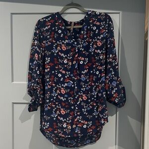 Chic Floral Print Blouse in Navy